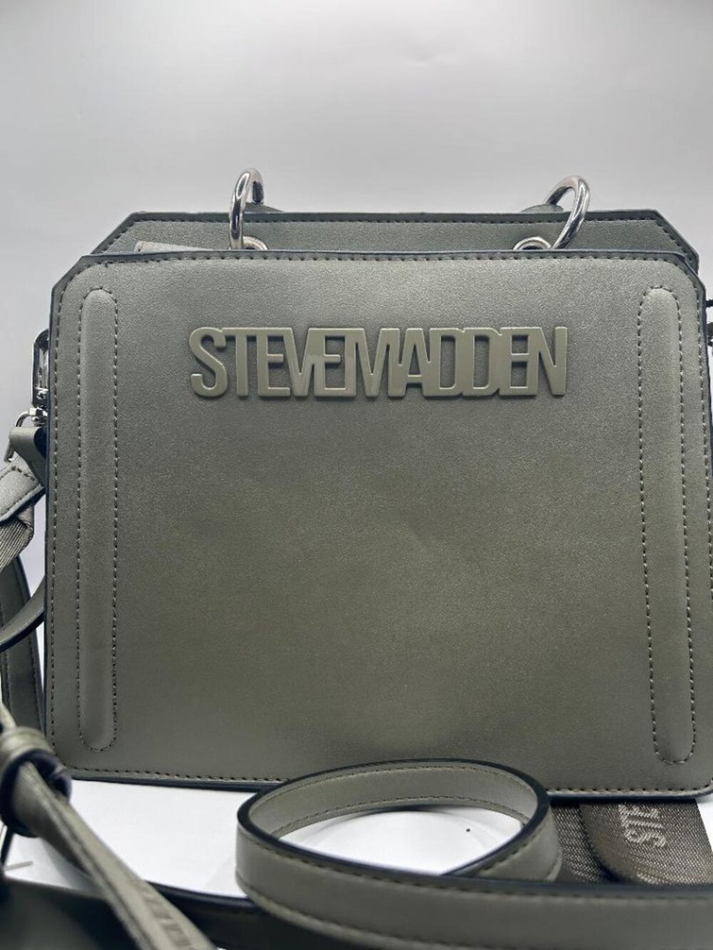 Olive Steve Madden Bevelyn Crossbody bag with Airpod Pouch - Picture 2 of 5